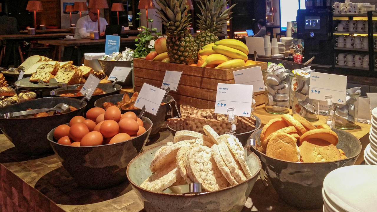 20190814-060241•KLM Crown Lounge•Schipol•Amsterdam•Netherlands